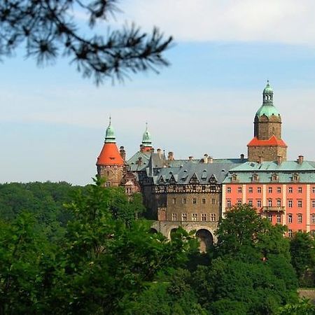 Przy Oslej Bramie Hotel Wałbrzych Kültér fotó