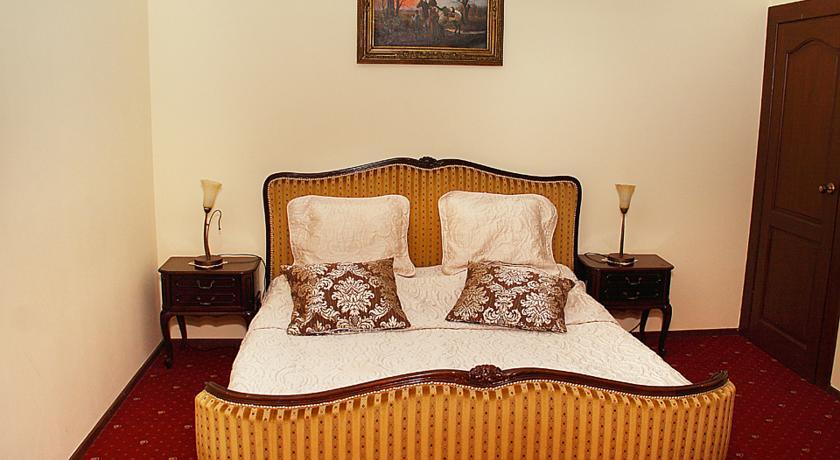 Przy Oslej Bramie Hotel Wałbrzych Kültér fotó